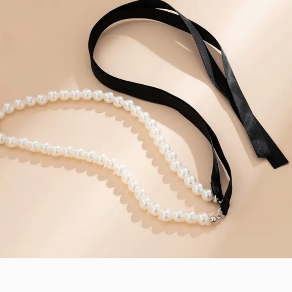 Faux Pearl Chain w/Large Bowknot Ribbon - Picture 3 of 4